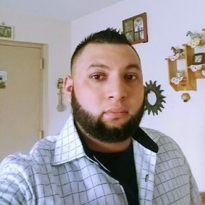 Meet your Posher, Luis omar